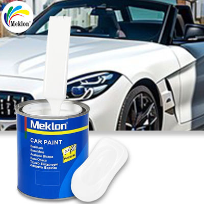 Hoge solide autofinish 1K ruwe witte parel lak hoogglans helder coat mixing systeem hars vloeibare coating spray fabriek