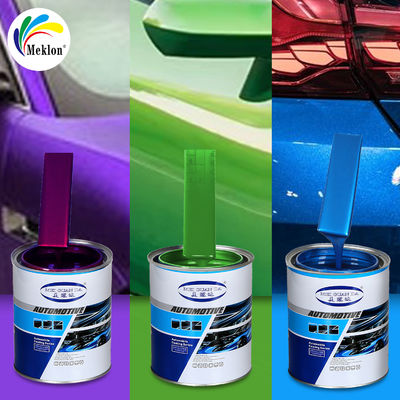 Hoogglanzend en levendig geel groen, overeenkomend met originele autoverf.