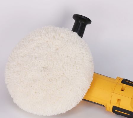 Chinese fabrikanten gebruiken eenzijdige en dubbelzijdige wolballen voor het verven en polijsten van auto's