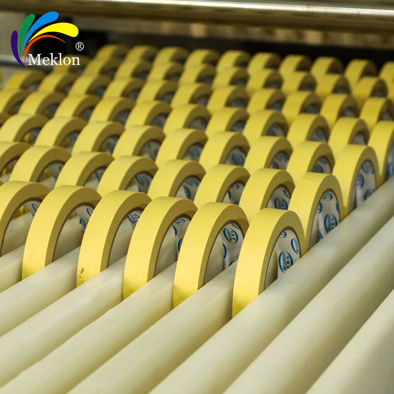 Meerdere soorten autolak en schoonheidsaccessoires om uit te kiezen